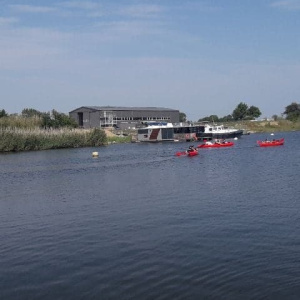 38868963_472449736564473_8902918406571819008_n