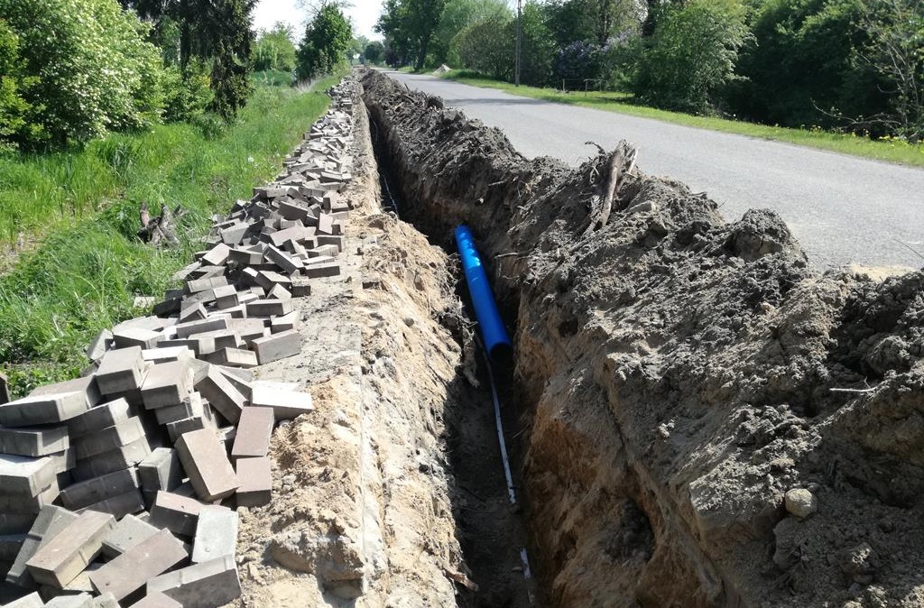 Postępy prac przy budowie kanalizacji w Gminie Cedry Wielkie