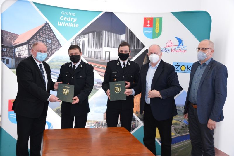 100 tysięcy od powiatu