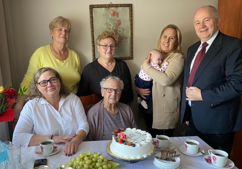 Kibicuje siatkarzom i wie co to spalony